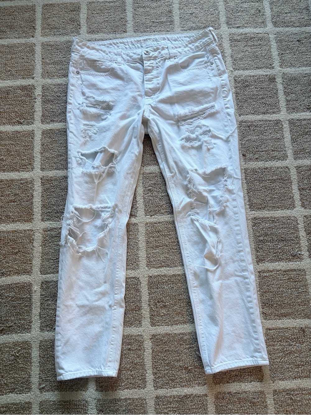American Eagle Outfitters Tom Girl Style White Ripped Jeans - 14L